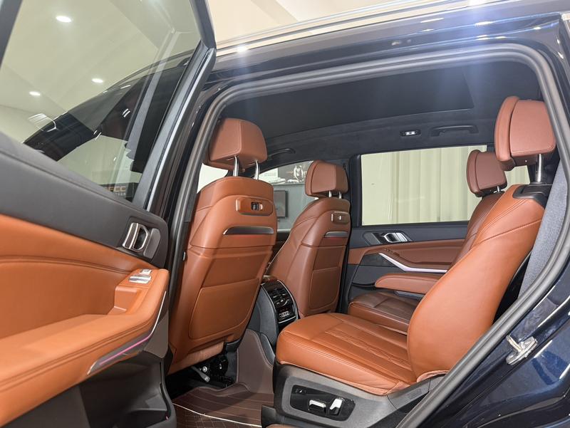 BMW X7, 2022 — фото 11 из 12