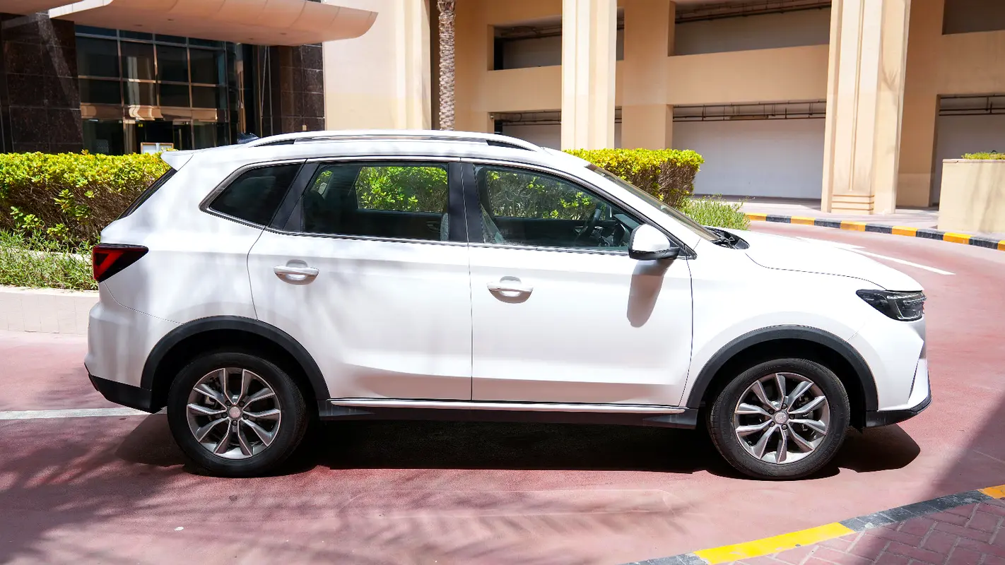 Roewe RX5, 2025 — фото 7 из 10