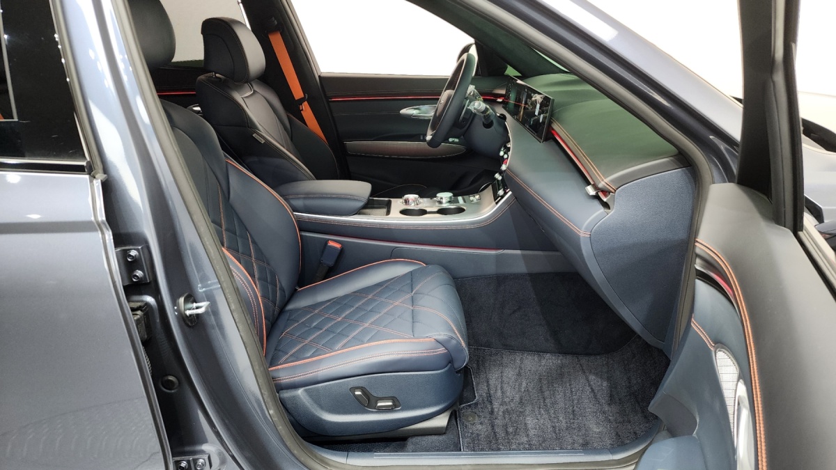 Genesis GV70, 2025 — фото 10 из 12
