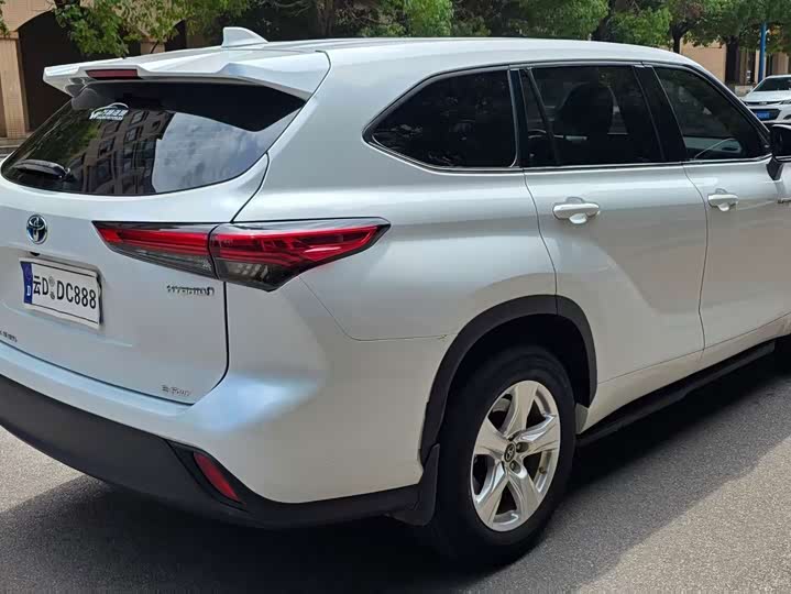 Toyota Highlander, 2022 — фото 6 из 9