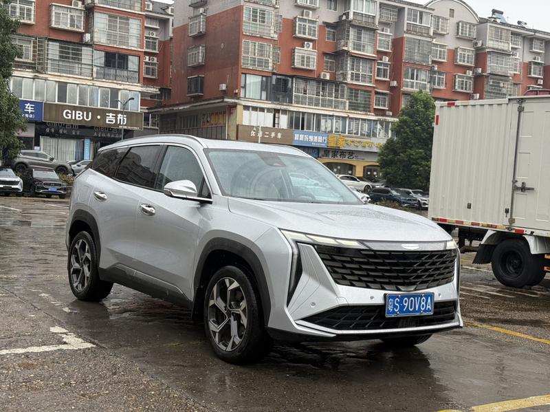 Geely Atlas L, 2023 — фото 3 из 12