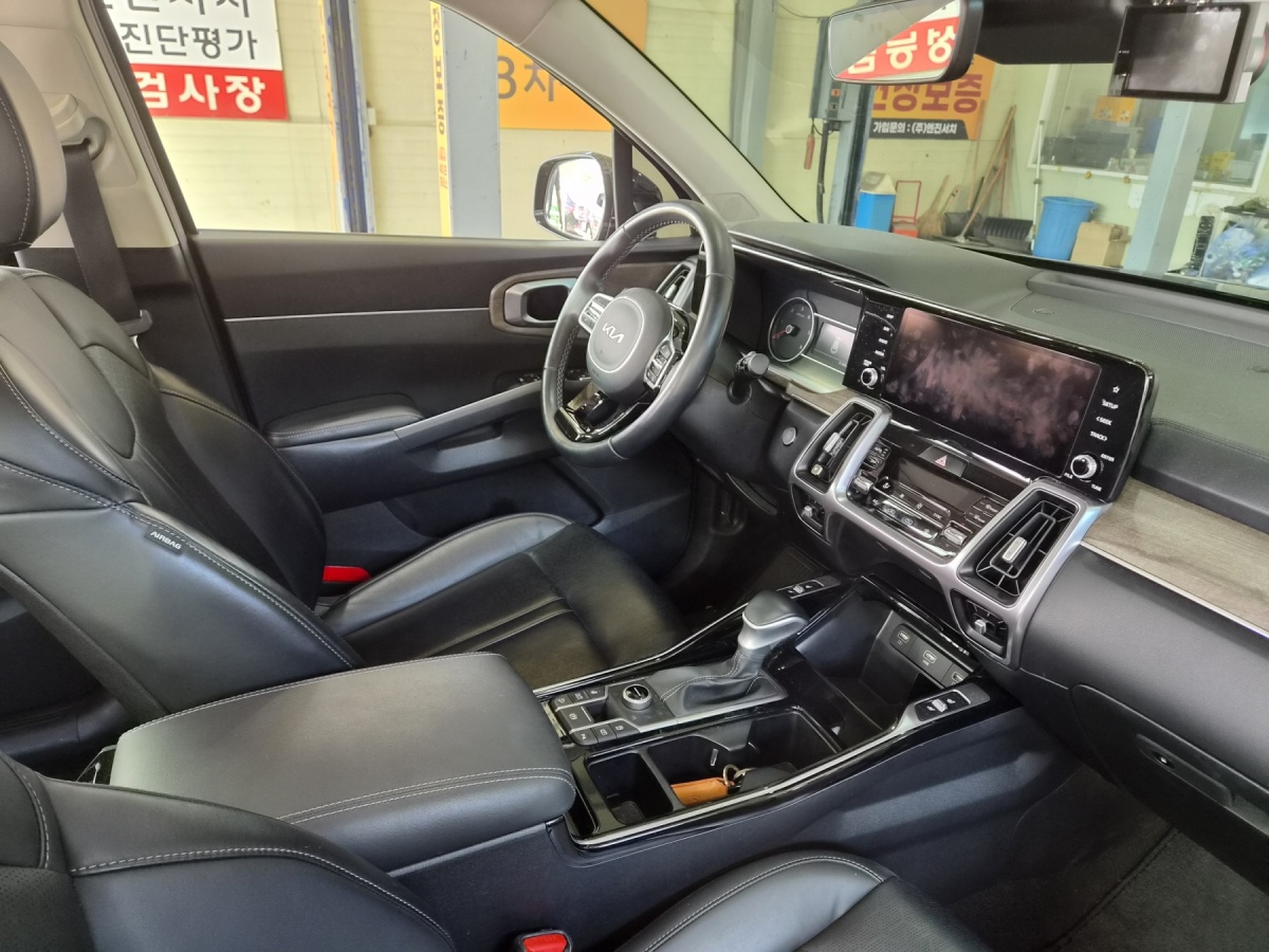 Kia Sorento, 2022 — фото 10 из 12