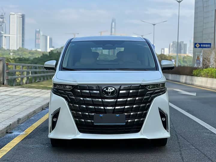 Toyota Alphard, 2024 — фото 2 из 7