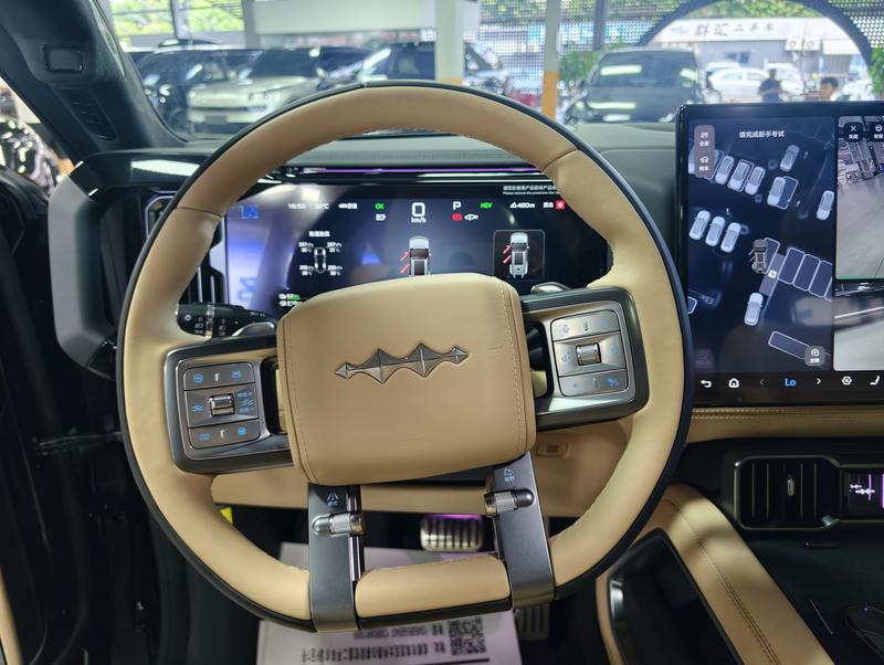 BYD FangChengBao Leopard 8, 2025 — фото 11 из 12