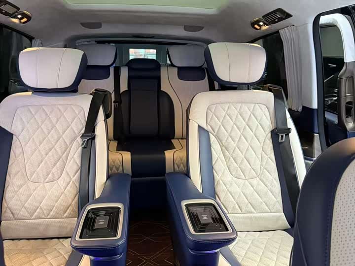 Mercedes-Benz V-Class, 2022 — фото 7 из 9