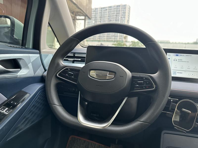 Geely Geometry E Firefly, 2023 — фото 7 из 10