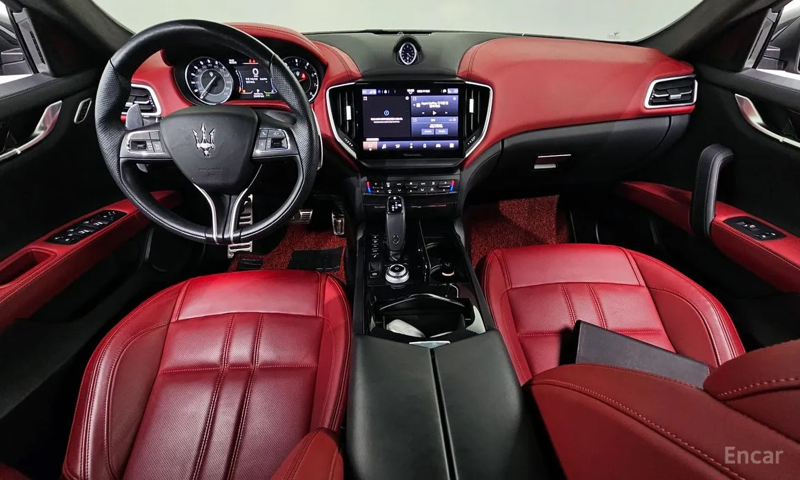 Maserati Ghibli, 2022 — фото 7 из 12
