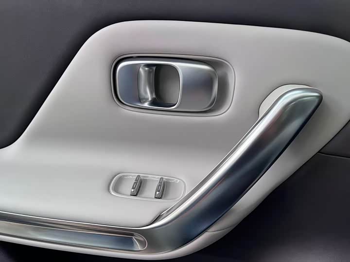Leapmotor B01, 2025 — фото 5 из 9