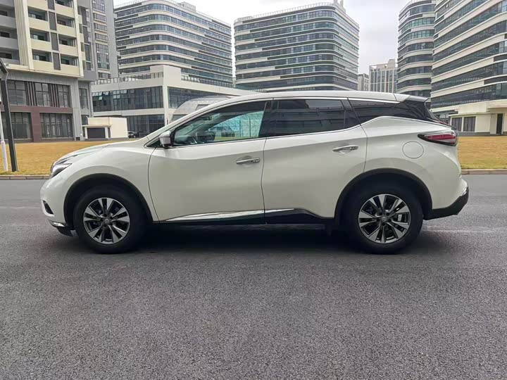 Nissan Murano, 2023 — фото 7 из 9
