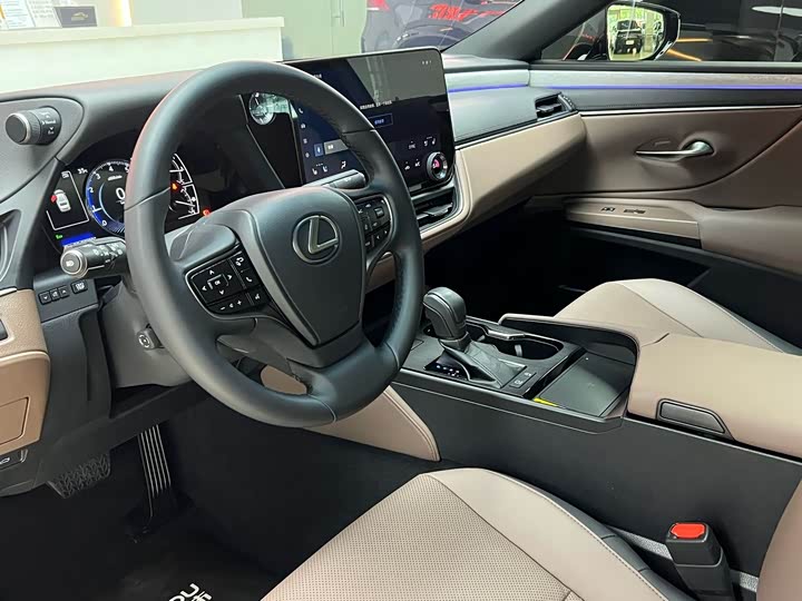 Lexus ES, 2025 — фото 8 из 9