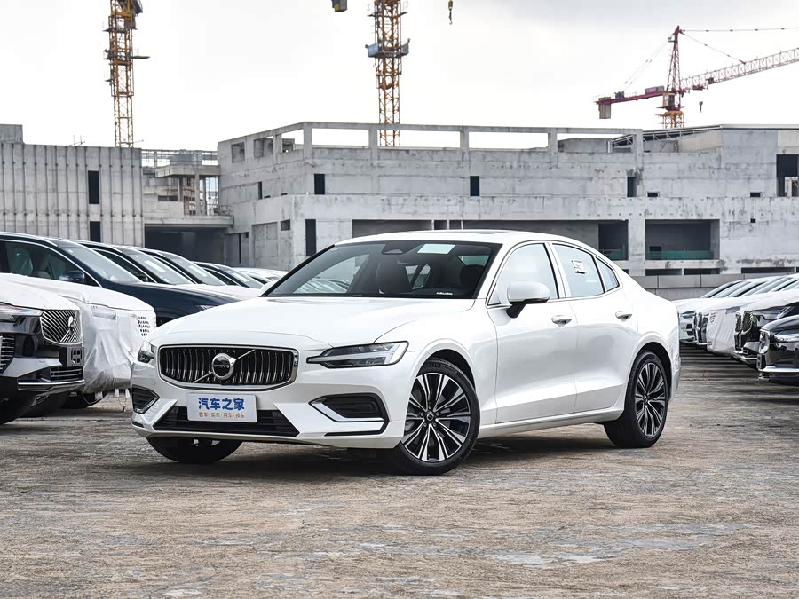 Volvo S60, 2026 — купить в Саратове под ключ