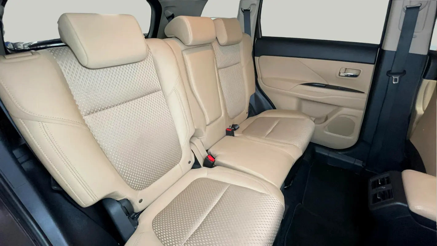 Mitsubishi Outlander, 2023 — фото 10 из 10
