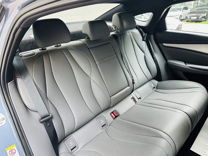 BYD Seal 07 DM-i Hybrid, 2025 — фото 8 из 9
