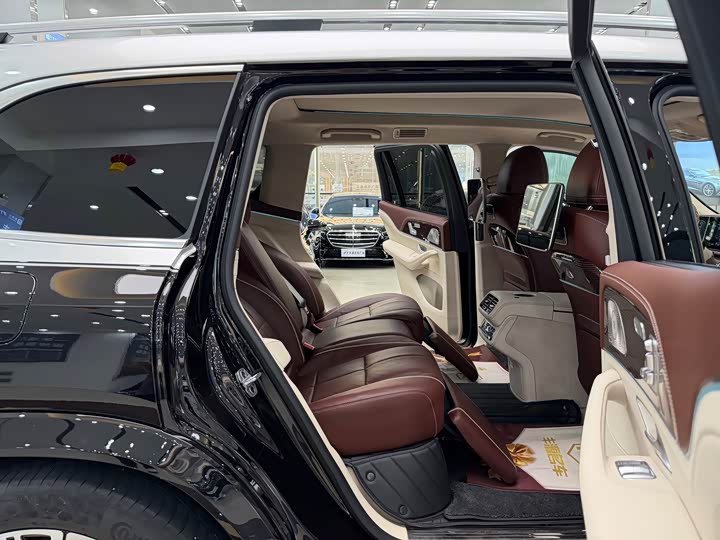 Mercedes-Benz Maybach GLS, 2022 — фото 8 из 9