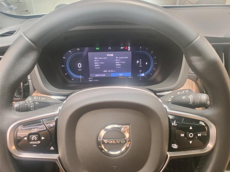 Volvo XC60, 2022 — фото 10 из 12