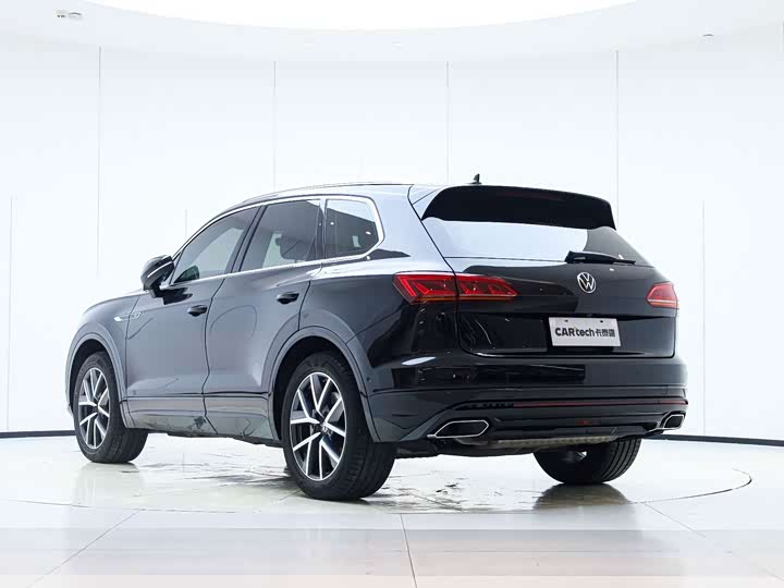 Volkswagen Touareg, 2024 — фото 5 из 9
