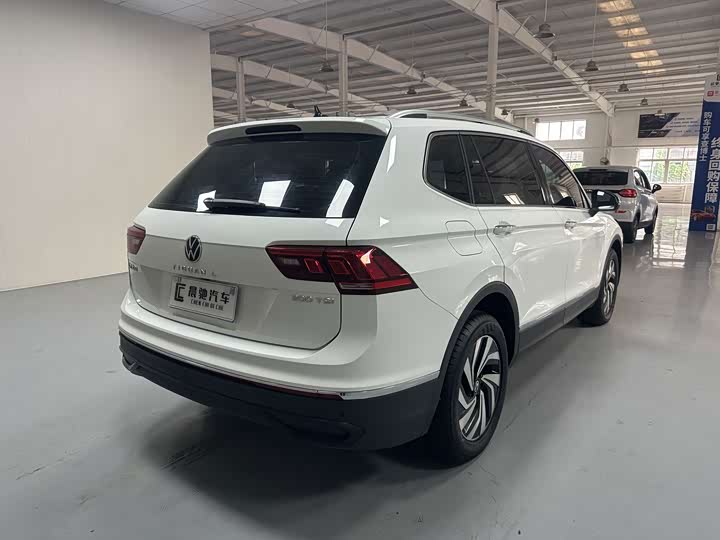 Volkswagen Tiguan L Pro, 2025 — фото 4 из 9
