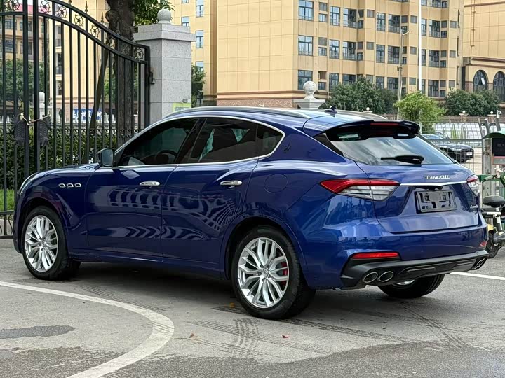 Maserati Levante, 2022 — фото 7 из 9