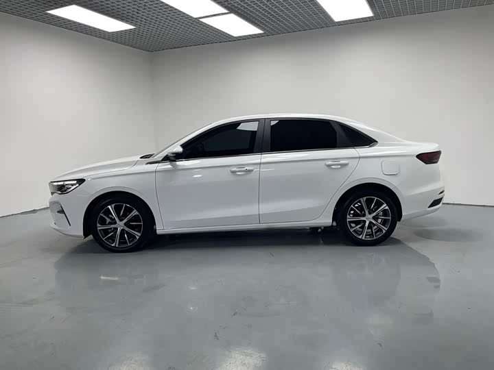 Geely Emgrand, 2022 — фото 6 из 9