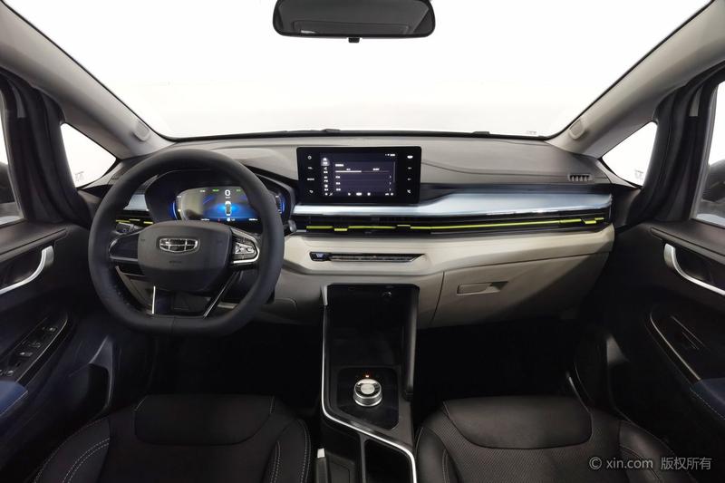 Geely Geometry EX3, 2022 — фото 8 из 12