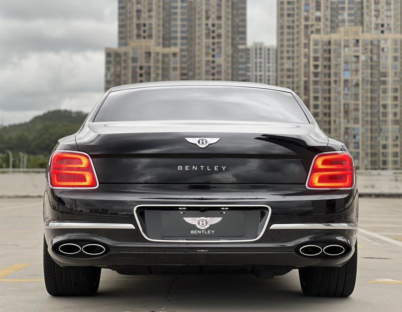 Bentley Flying Spur, 2024 — фото 5 из 12