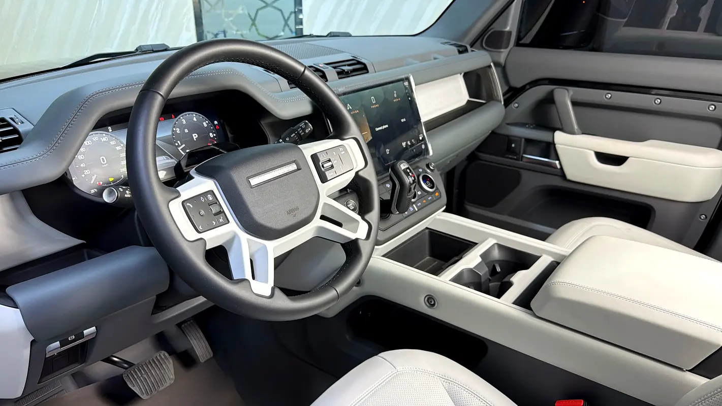 Land Rover Defender, 2026 — фото 7 из 10