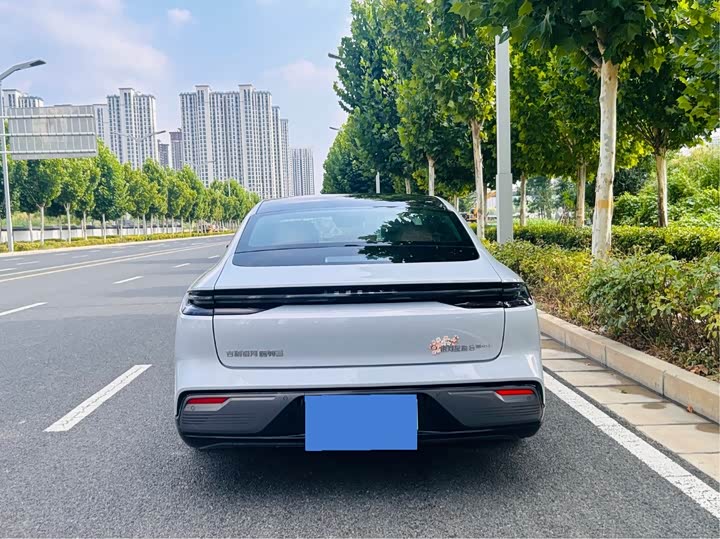 Geely Galaxy Starshine 8 EM-i, 2025 — фото 3 из 9