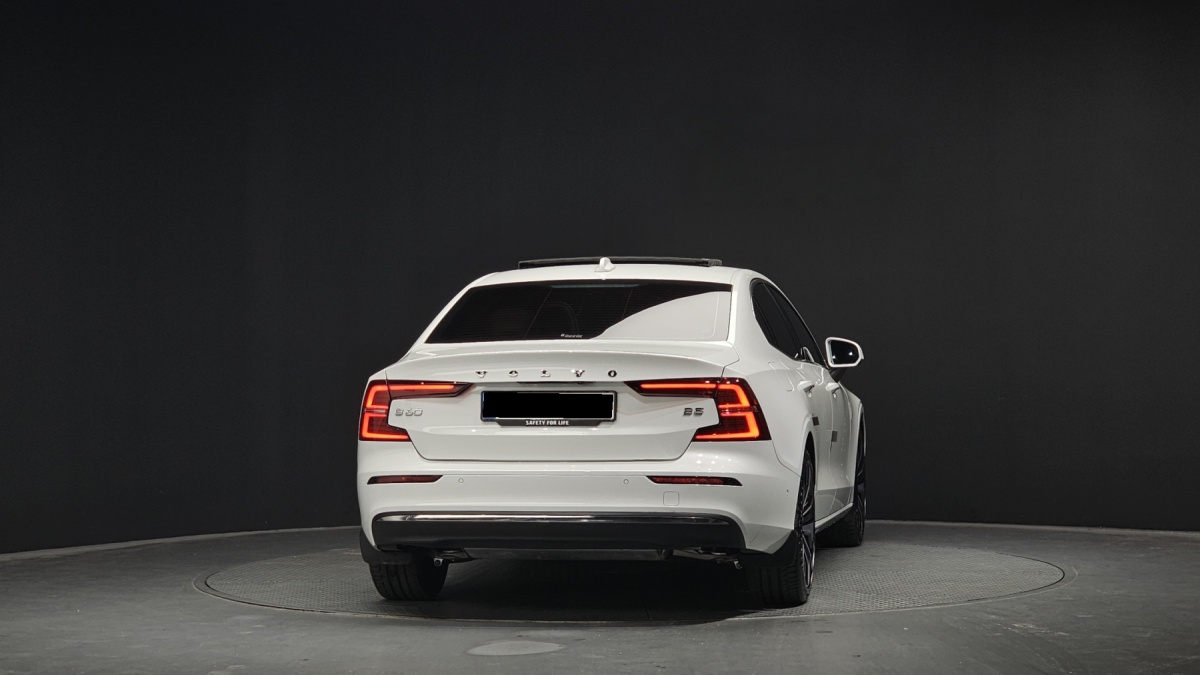 Volvo S60, 2024 — фото 4 из 12