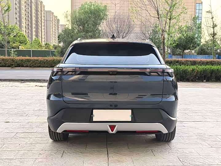 BAIC Arcfox Alpha T5, 2025 — фото 7 из 9