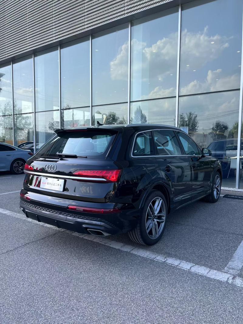 Audi Q7, 2025 — фото 3 из 8