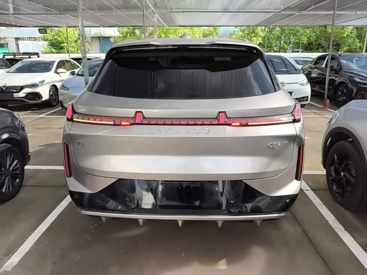 Lynk & Co 08 EM-P Hybrid, 2024 — фото 6 из 9