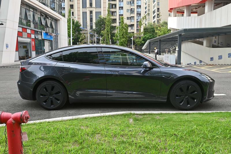 Tesla Model 3, 2024 — фото 8 из 12
