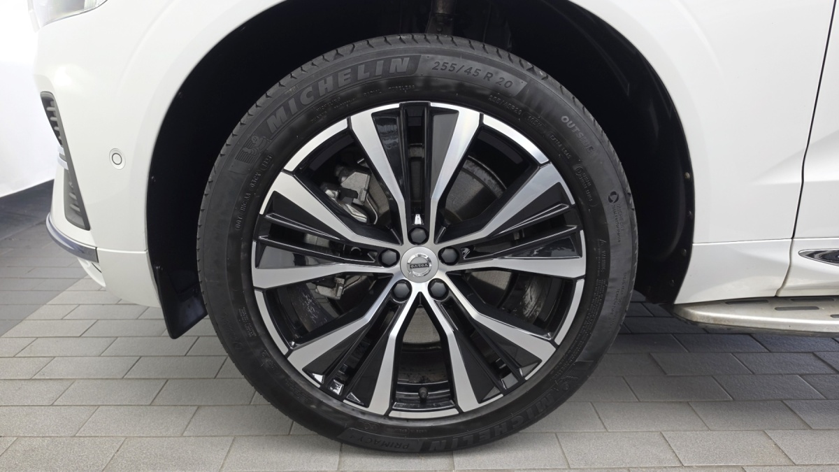 Volvo XC60, 2023 — фото 5 из 12