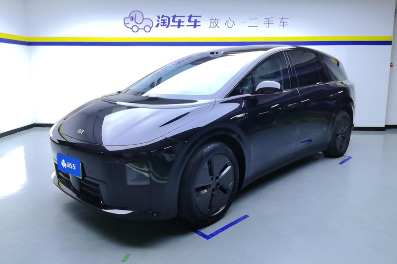 LiXiang i8, 2025 — купить в Белгороде под ключ