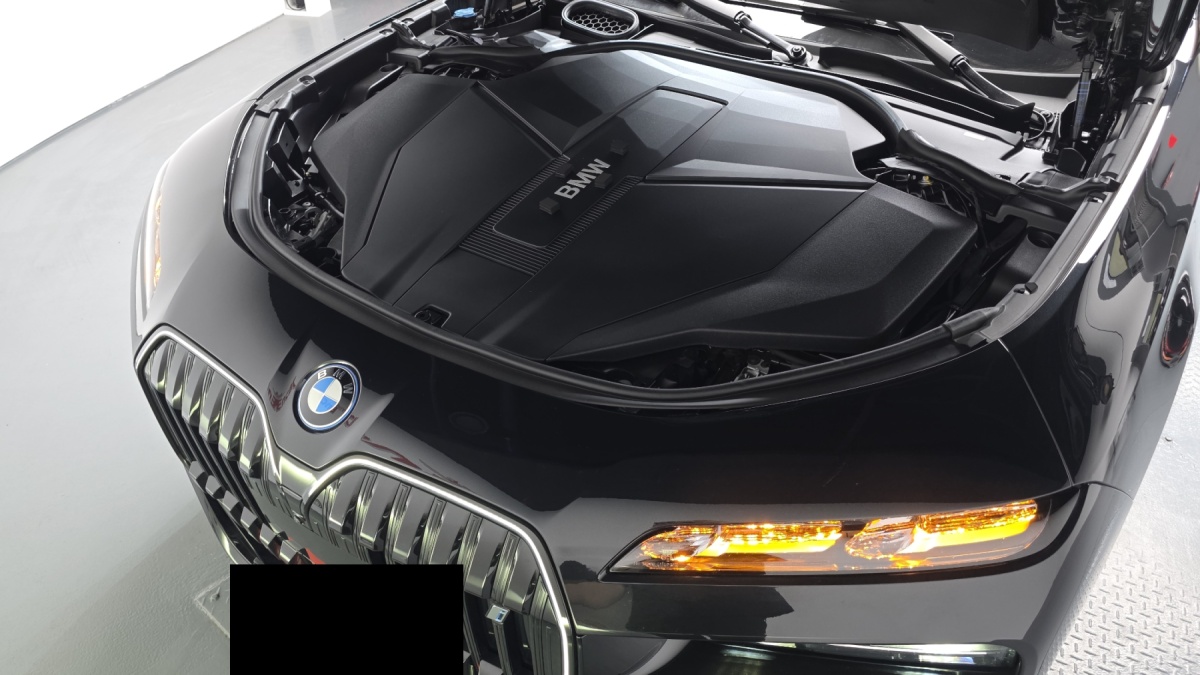 BMW i7, 2024 — фото 6 из 12