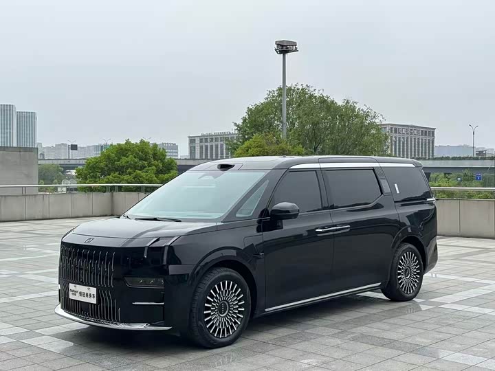 Zeekr 009, 2024 — купить в Ижевске под ключ