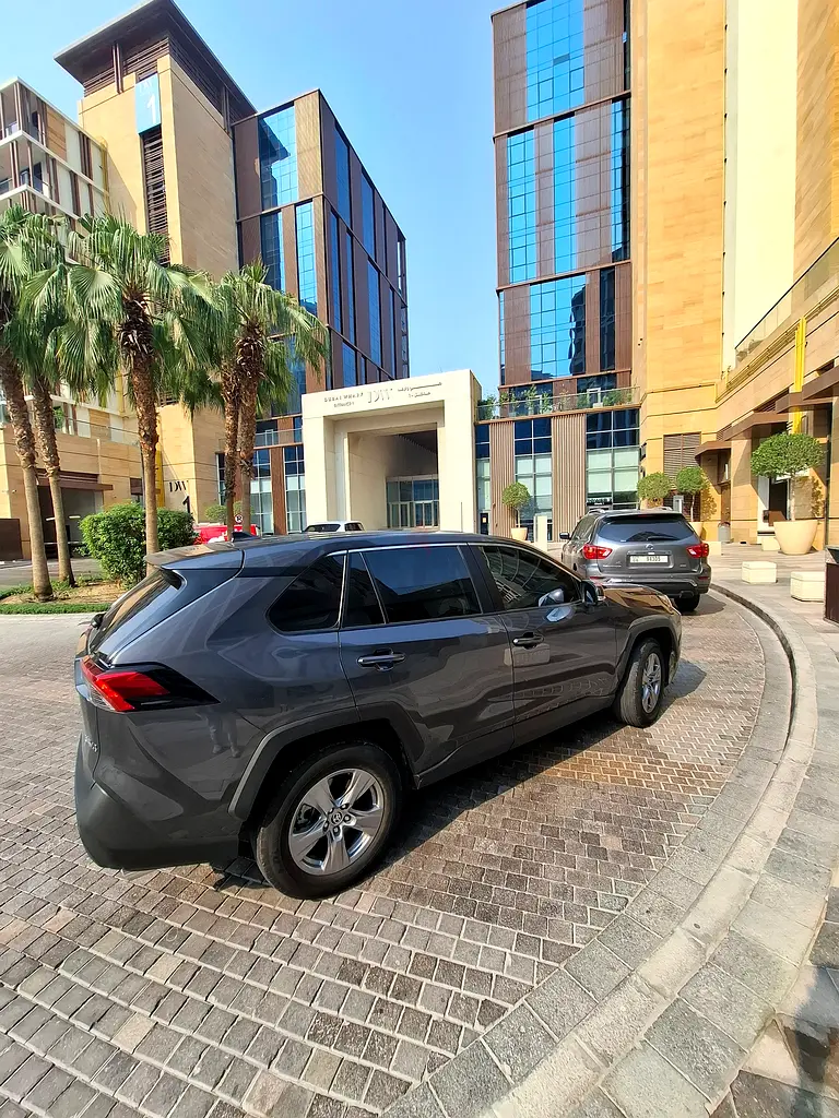 Toyota Rav 4, 2025 — фото 2 из 5