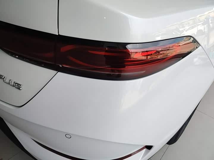 BYD Qin Plus, 2026 — фото 8 из 9