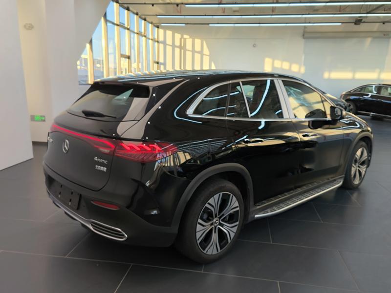 Mercedes-Benz EQE SUV, 2025 — фото 6 из 12