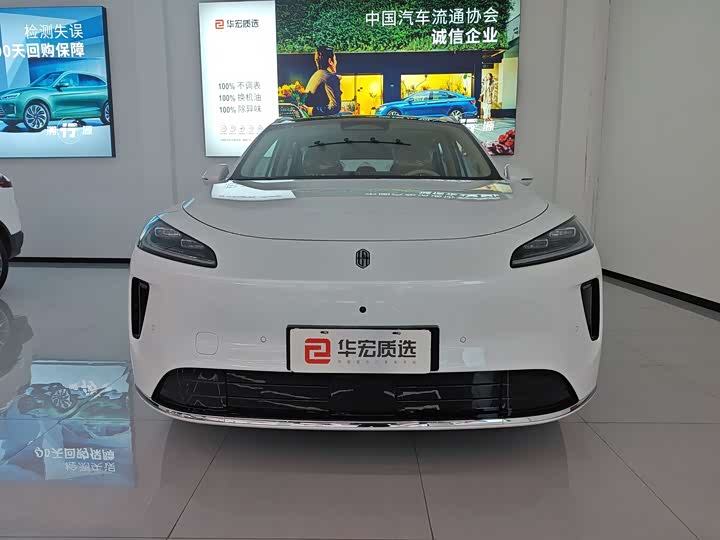 Shangjie (Huawei × SAIC) H5, 2026 — фото 2 из 9
