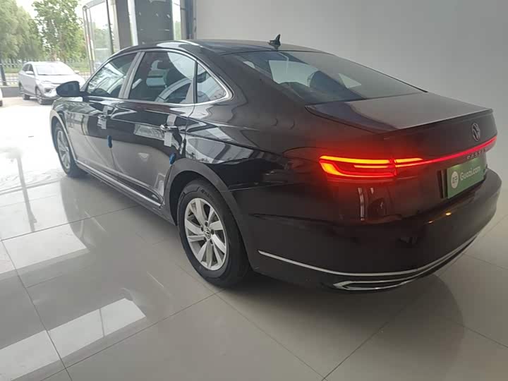Volkswagen Passat Hybrid, 2025 — фото 5 из 9