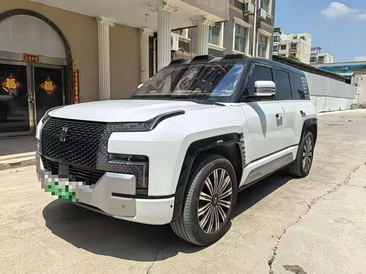 BYD Yangwang U8, 2024 — купить в Курске под ключ