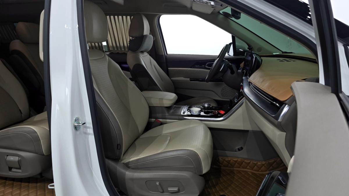 Kia Carnival, 2023 — фото 9 из 12