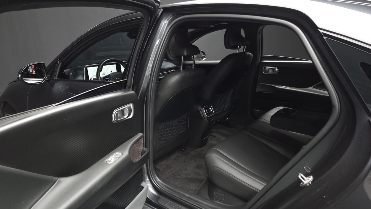 Hyundai Ioniq 6, 2023 — фото 12 из 12