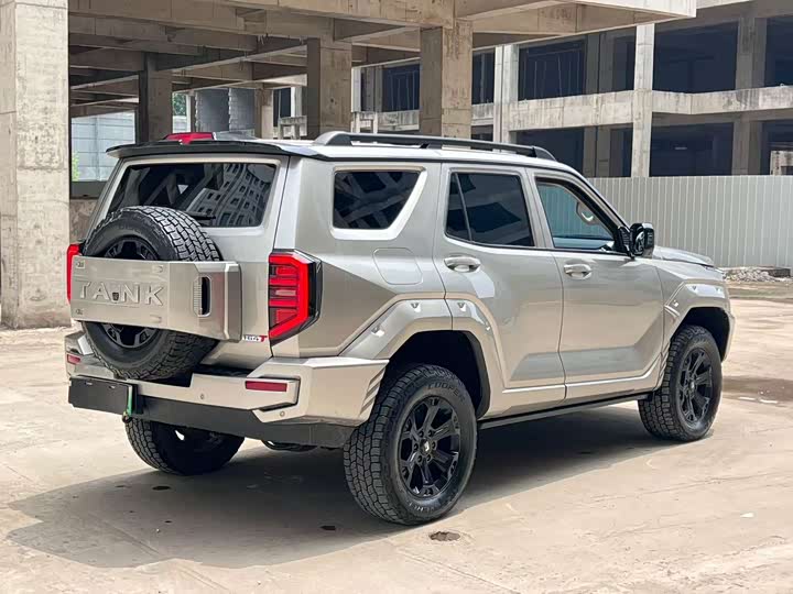 Tank 400 Hybrid, 2023 — фото 7 из 9