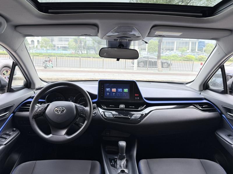 Toyota C-HR, 2022 — фото 9 из 12