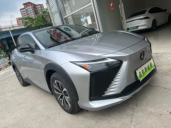 Lexus RZ, 2023 — фото 3 из 9
