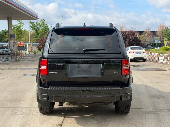 Toyota Prado, 2025 — фото 7 из 9