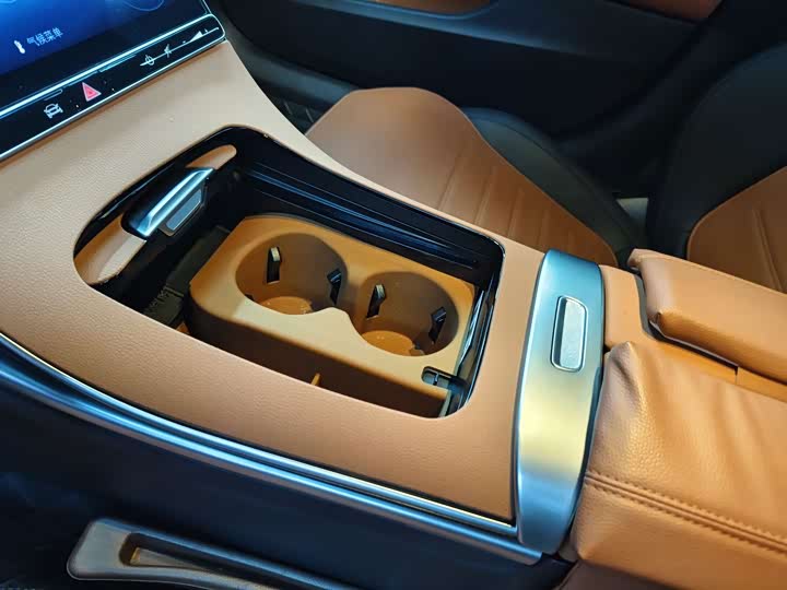 Mercedes-Benz C-Class, 2025 — фото 6 из 9