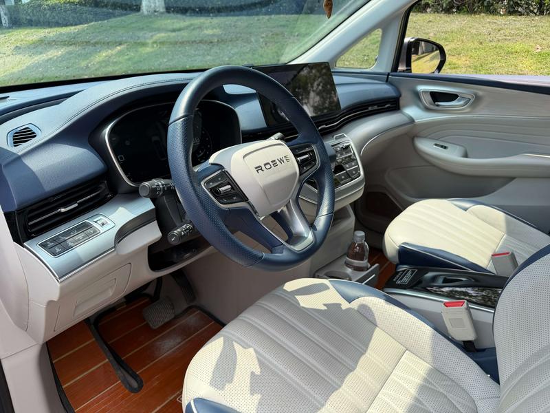 Roewe iMax 8, 2022 — фото 8 из 10